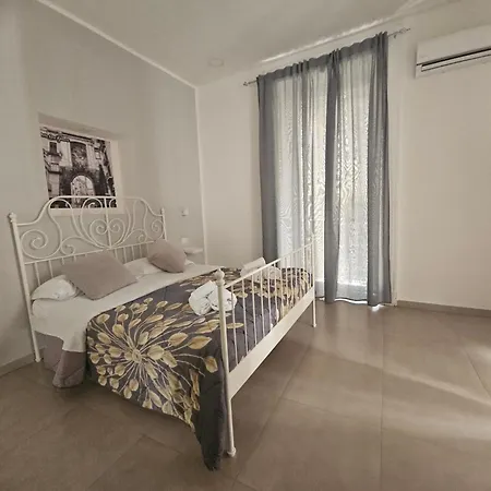 Le Quattro Porte Di Centro Storico 3* Neapol